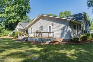 512 S Ashe St, Bladenboro, NC 28320 - Photo 8