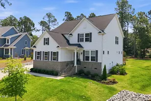 710 Hayworth Ct, Southern Pines, NC 28387 - Photo 2