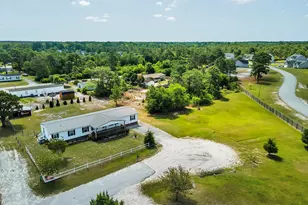 213 S Winchester Ln, Hubert, NC 28539 - Photo 2
