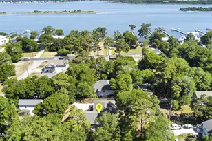 417 Holly St, Emerald Isle, NC 28594 - Photo 10