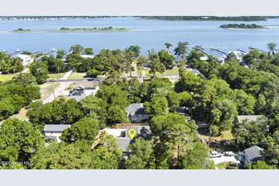 417 Holly Street, Emerald Isle, NC 28594 - Photo 8