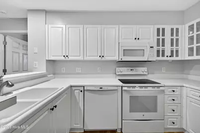 4158 Breezewood Drive #Apt 103, Wilmington, NC 28412 - Photo 12