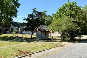 101 Cherry St, Williamston, NC 27892 - Photo 8