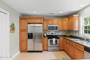 133 NE 3rd St, Oak Island, NC 28465 - Photo 4
