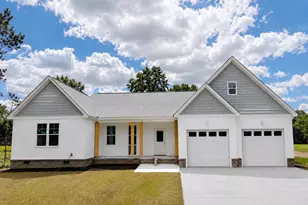 2886 Fox Run Cir, Kinston, NC 28504 - Photo 1