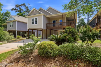 332 NE 52nd Street, Oak Island, NC 28465 - Photo 4