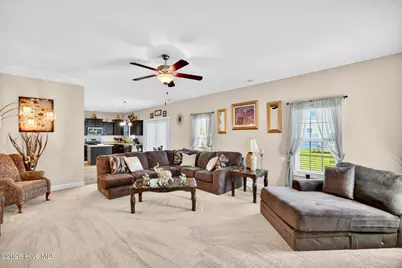 401 Worsley Way, Jacksonville, NC 28546 - Photo 8