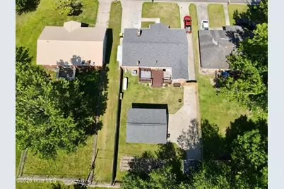 215 N Edgewood Avenue, Williamston, NC 27892 - Photo 8