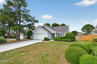 310 Buckhurst Dr, Wilmington, NC 28411 - Photo 2