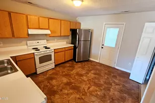 2125 Brandymill Ln, Jacksonville, NC 28546 - Photo 4