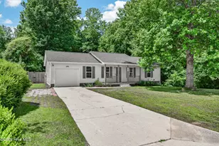 125 Sweet Water Dr, Jacksonville, NC 28540 - Photo 2