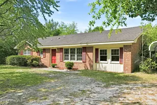 5117 Chaucer Dr, Wilmington, NC 28405 - Photo 2