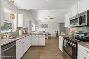 110 NE 17th St, Oak Island, NC 28465 - Photo 18