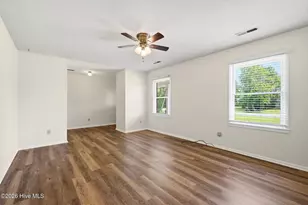 703 Oxford Dr, Morehead City, NC 28557 - Photo 4