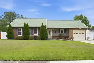 225 Spruce Ct, Jacksonville, NC 28546 - Photo 2