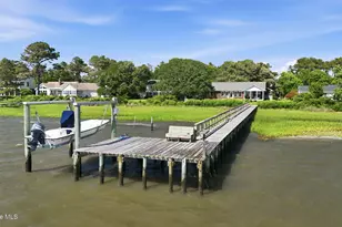 221 Rudolph Dr, Beaufort, NC 28516 - Photo 2