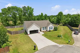 203 Grafton Ct, Jacksonville, NC 28540 - Photo 4