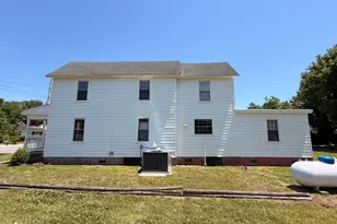 911 W Elizabeth St, Elizabeth City, NC 27909 - Photo 4