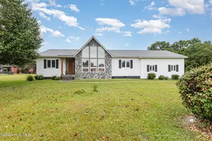 128 Linda St, Princeton, NC 27569 - Photo 2