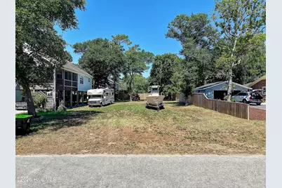 107 NE 35th Street, Oak Island, NC 28465 - Photo 4