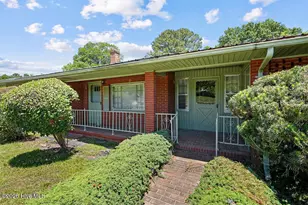 708 Bullard St, Roseboro, NC 28382 - Photo 4