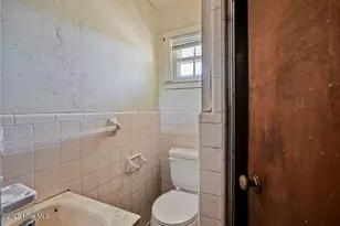 708 Bullard St, Roseboro, NC 28382 - Photo 18