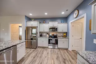 148 W Broughton Ln, Rocky Point, NC 28457 - Photo 14