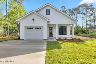 302 Pine Ct, Hampstead, NC 28443 - Photo 1