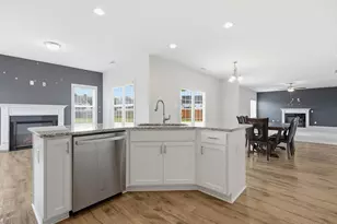316 Naval Store Dr, Jacksonville, NC 28546 - Photo 16