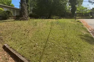 2224 Mirror Lake Dr, Fayetteville, NC 28303 - Photo 2