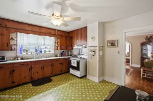 806 Maple St, Elizabeth City, NC 27909 - Photo 14