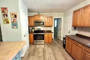 11 Fayetteville Rd, Elizabethtown, NC 28337 - Photo 4