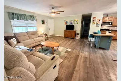 11 Fayetteville Road, Elizabethtown, NC 28337 - Photo 2