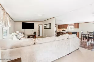 20941 Iris Dr, Wagram, NC 28396 - Photo 6