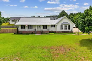 153 Giddens St, Newton Grove, NC 28366 - Photo 6