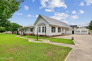 153 Giddens St, Newton Grove, NC 28366 - Photo 4