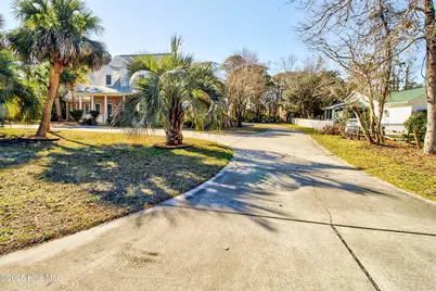 613 Clarendon Avenue, Carolina Beach, NC 28428 - Photo 4