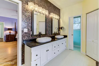 613 Clarendon Avenue, Carolina Beach, NC 28428 - Photo 20