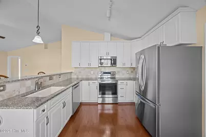 201 Quincy Court, New Bern, NC 28560 - Photo 10