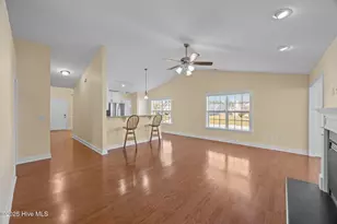 201 Quincy Ct, New Bern, NC 28560 - Photo 10