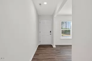 511 Chestnut Oak Dr, Sanford, NC 27332 - Photo 2