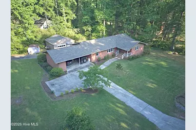 705 N Edgewood Circle, Whiteville, NC 28472 - Photo 4
