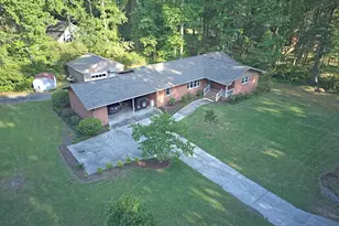 705 N Edgewood Cir, Whiteville, NC 28472 - Photo 4