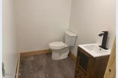 907 E Broad Street, Elizabethtown, NC 28337 - Photo 10
