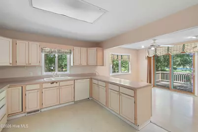 470 Lake Shore Drive, Sunset Beach, NC 28468 - Photo 10
