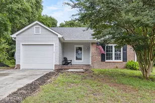 429 Crow's Nest Ln, Sneads Ferry, NC 28460 - Photo 2