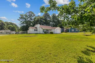 408 Bluegrass Cir, Jacksonville, NC 28546 - Photo 2