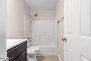 408 Bluegrass Cir, Jacksonville, NC 28546 - Photo 14