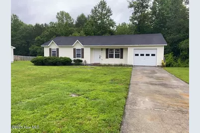 212 Winterberry Court, Jacksonville, NC 28540 - Photo 2