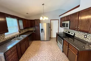 212 Winterberry Ct, Jacksonville, NC 28540 - Photo 6
